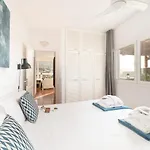 Superior A: Private Pool & Concierge アパート *