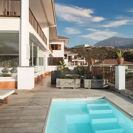 Superior A: Private Pool & Concierge