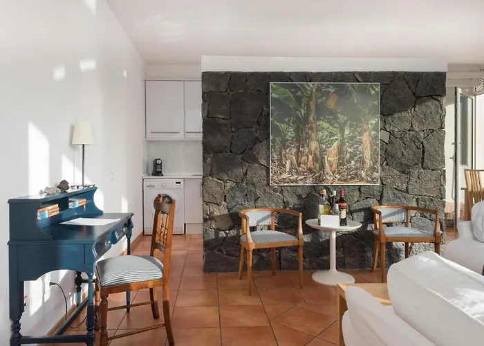 Superior A: Private Pool & Concierge Apartman *