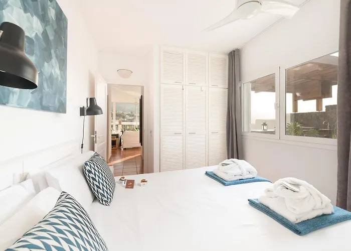 Superior A: Private Pool & Concierge Apartman *