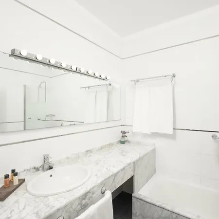 Superior A: Private Pool & Concierge *